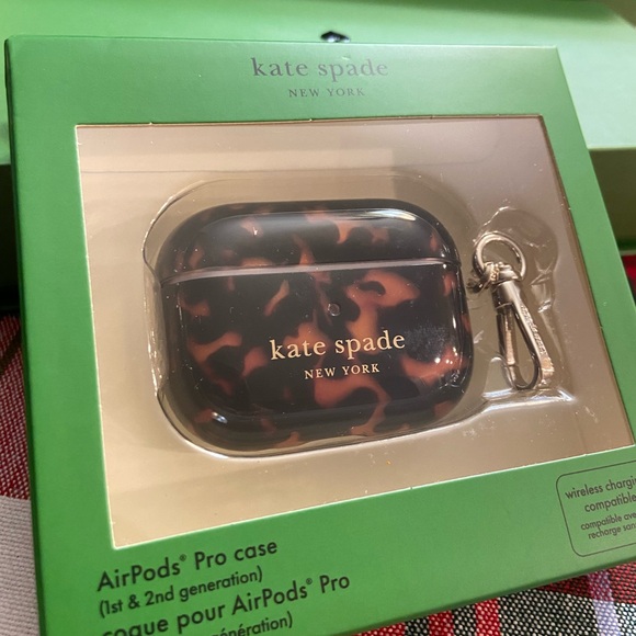 NWT! Kate Spade carrying case for AirPods Pro - Picture 4 of 11